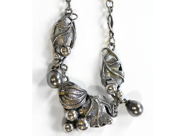 南洋黒蝶真珠・シルバー・ぶどうのネックレス商品写真