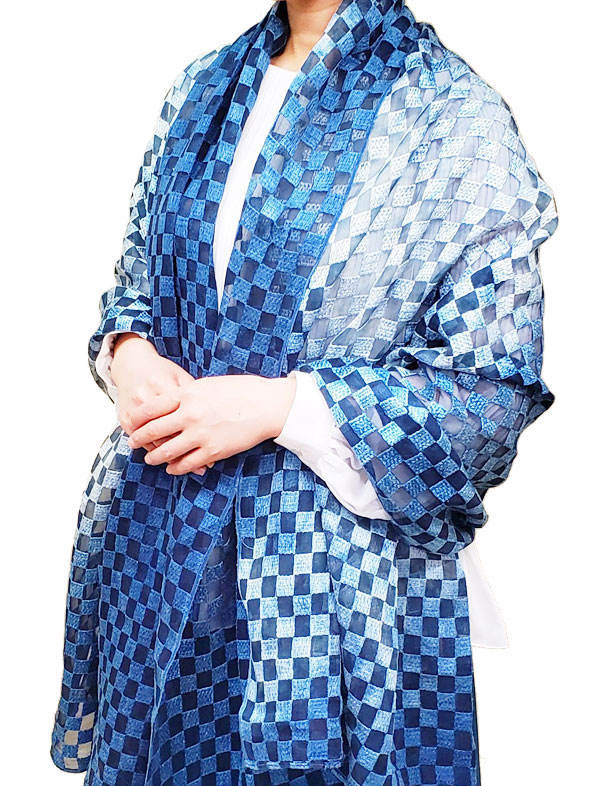 本藍染 市松刺繍ショール（絹100％）（天然灰汁醗酵建）