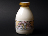 かあさん牛のおくりもの　飲むヨーグルト(オリゴ糖:500cc)2本セット　【磯沼牧場】パッケージ写真