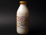かあさん牛のおくりもの　飲むヨーグルト(オリゴ糖:900cc)　【磯沼牧場】パッケージ写真