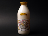 かあさん牛のおくりもの　飲むヨーグルト(無糖:900cc)　【磯沼牧場】パッケージ写真